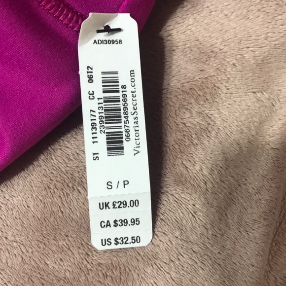 Victoria Secret Workout Short - Picture 6 of 6